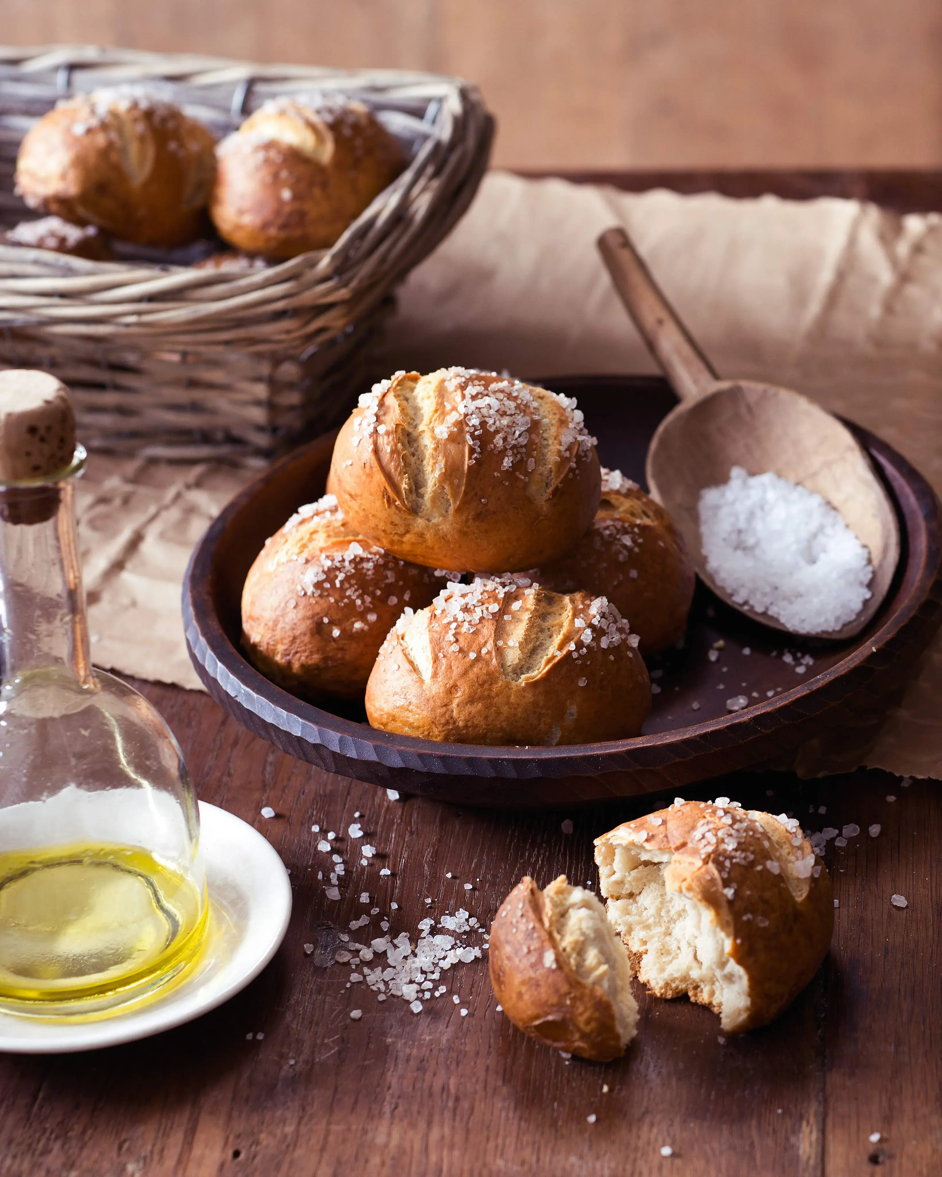 Lye-Dipped Buns (Czech Louhované Bulky)