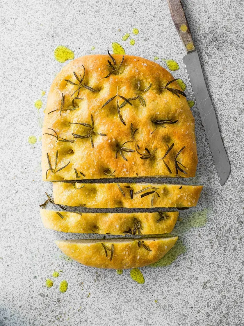 Focaccia s olivovým olejem a rozmarýnem