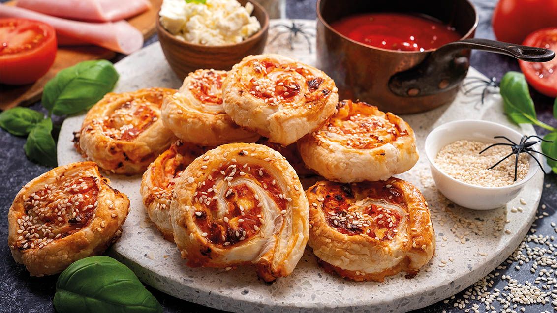 Puff Pastry Pizza Pinwheels with Ham and Cheese