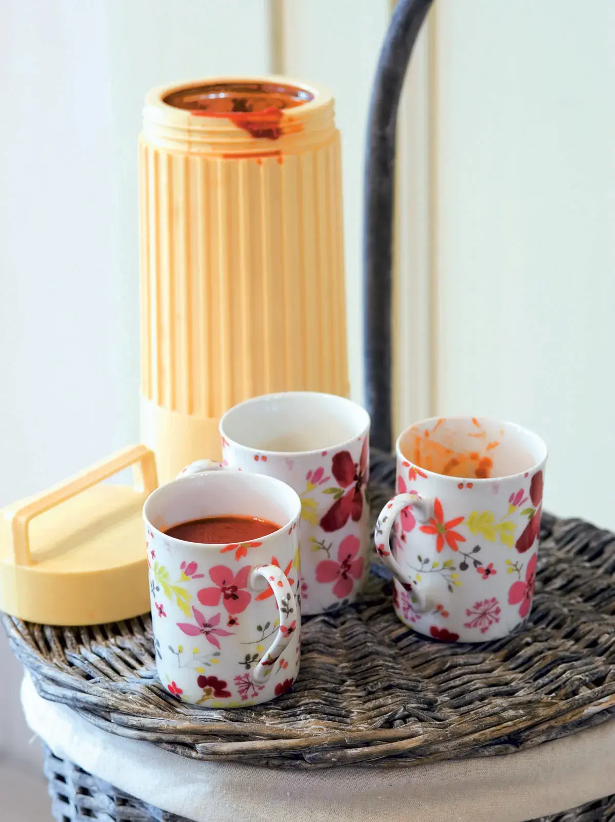 Quick Tomato Soup to Take in a Mug