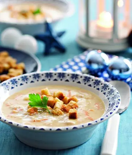 Rybí polévka se zeleninou a jikrami (Czech Fish Soup with Vegetables and Roe)