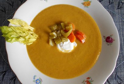 Creamy Celery Soup with Sour Cream