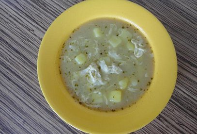 Kmínová polévka s bramborem a vejcem