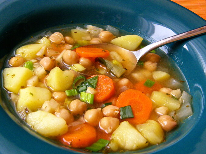 Colourful Vegetable Soup with Chickpeas