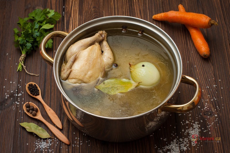 Bellini (Chicken Broth with Wholegrain Semolina Dumplings)