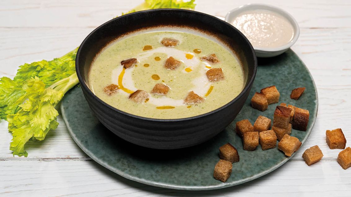 Broccoli Cream Soup with Cashew Paste