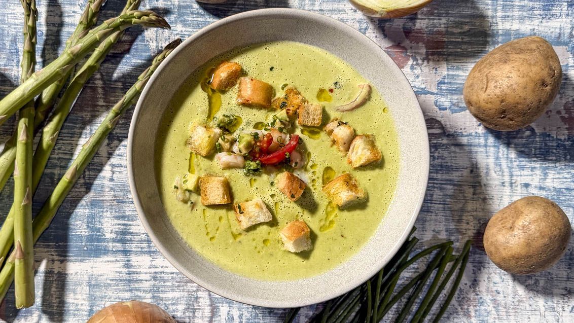 Asparagus Soup with Prawns and Avocado