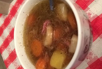 Uzená polévka se zeleninou a brambory