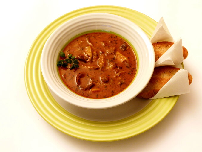 False Tripe Soup with Poultry Gizzards and Oyster Mushrooms
