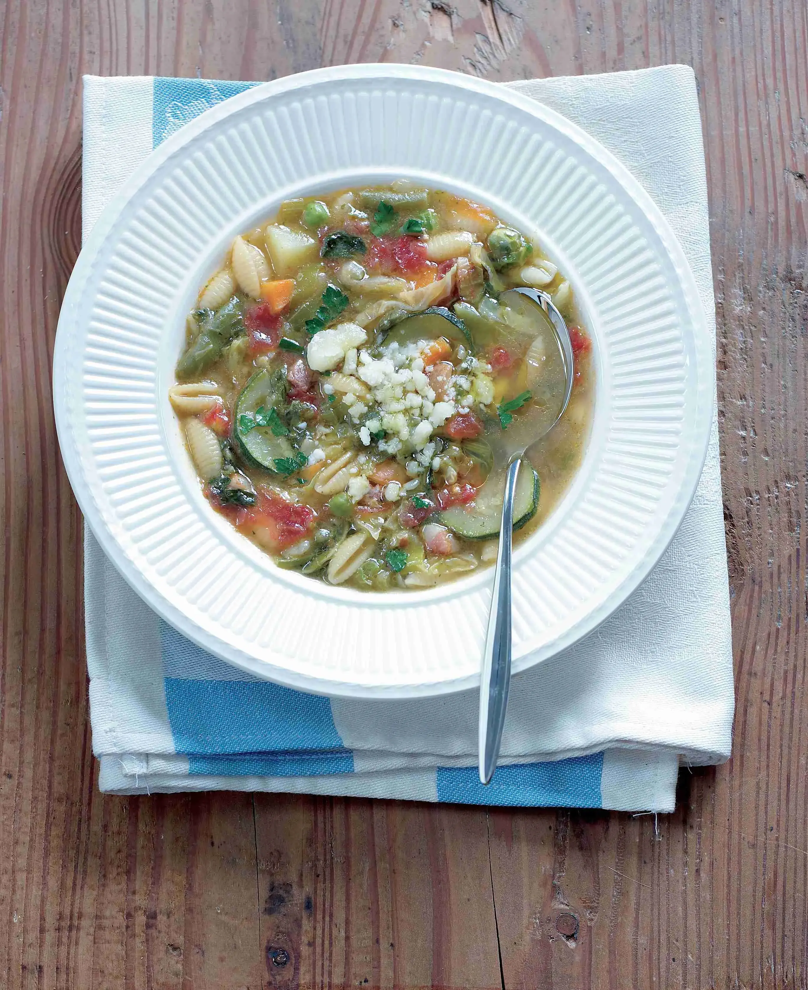 Zeleninová minestrone s pancettou