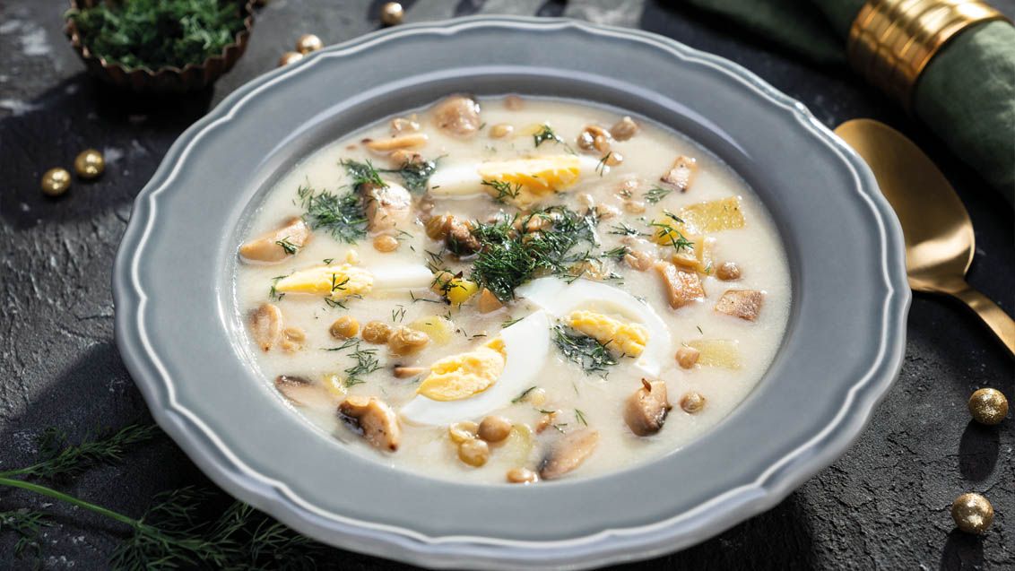 White Sour Soup with Mushrooms and Lentils