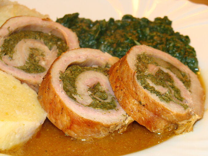 Pork and Spinach Roll with Garlic