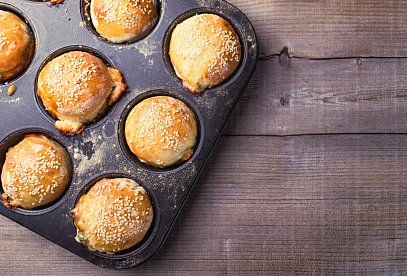 Slané muffiny se šunkou a sýrem