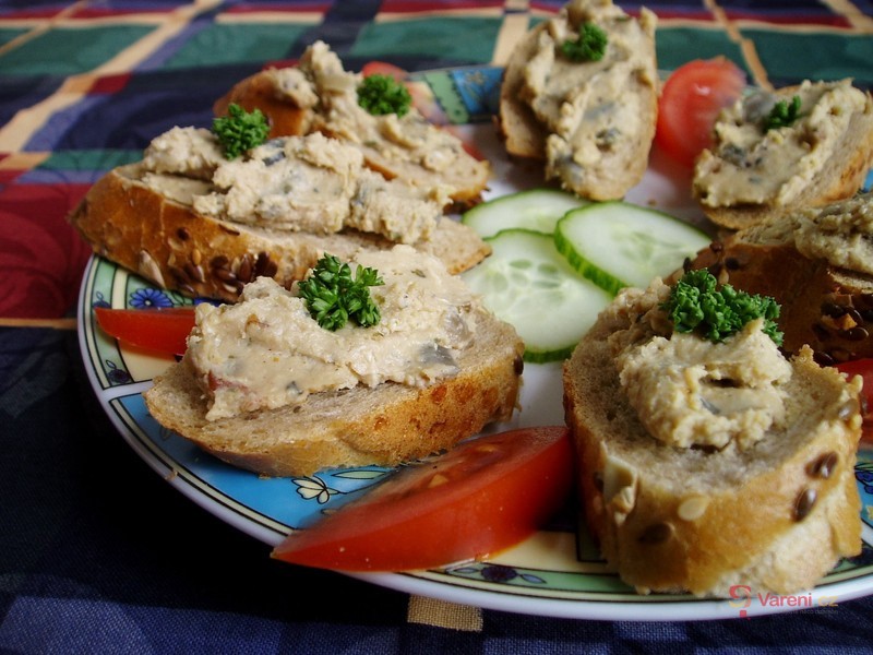 Czech Yeast Spread with Eggs and Onion