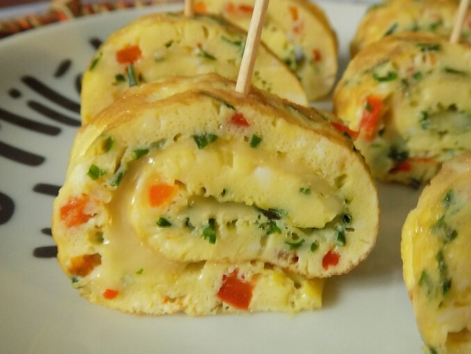 Omelette Bites with Cheese and Pepper