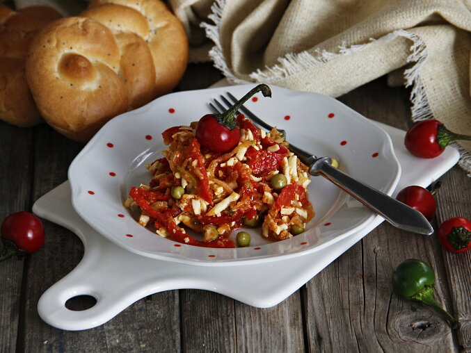 Retro Feferonový Salad (Czech Chilli Pepper Salad, per the 1976 National Standard)