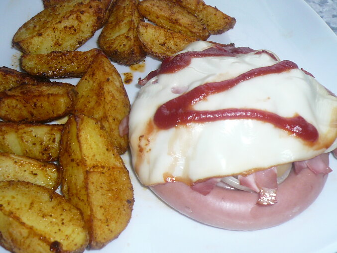 Vinná klobása (Czech Wine Sausage) with Mushrooms, Cheese and Ham