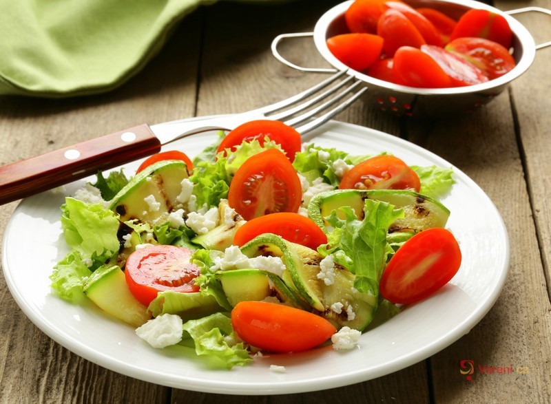 Picnic Salad with Grilled Courgettes