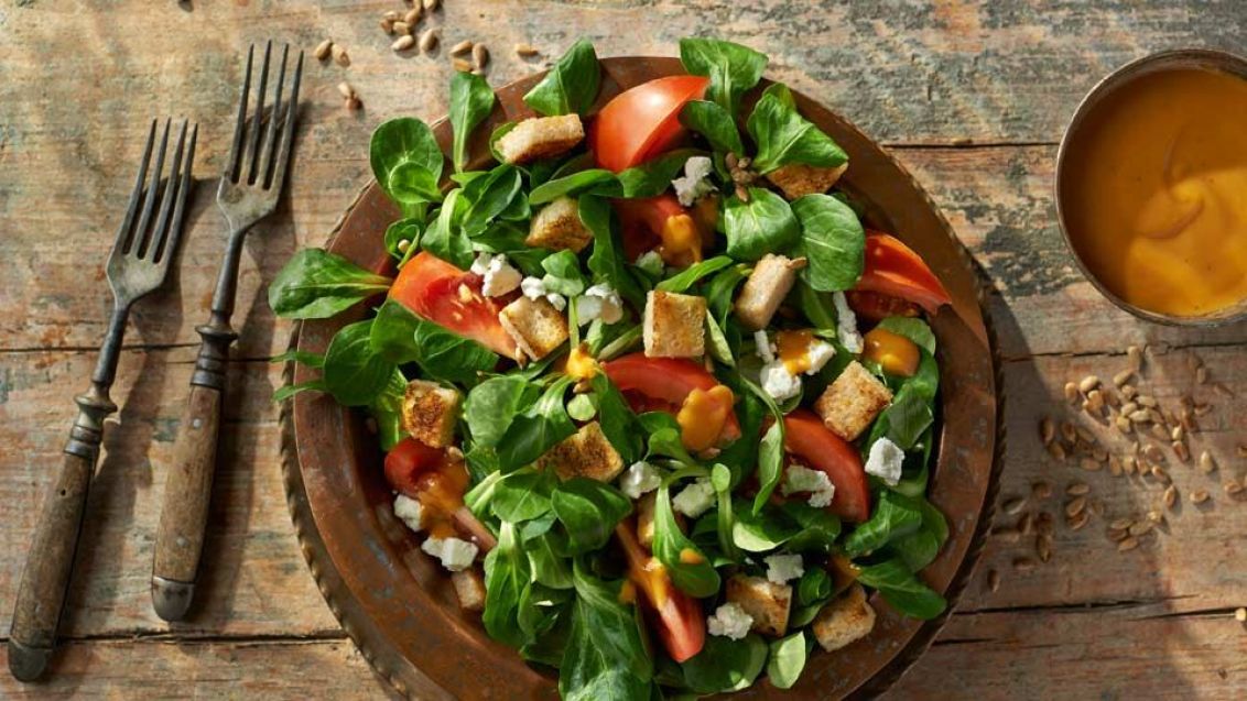 Lamb's Lettuce and Tomato Salad