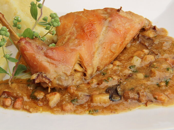 Rabbit in Marjoram Sauce
