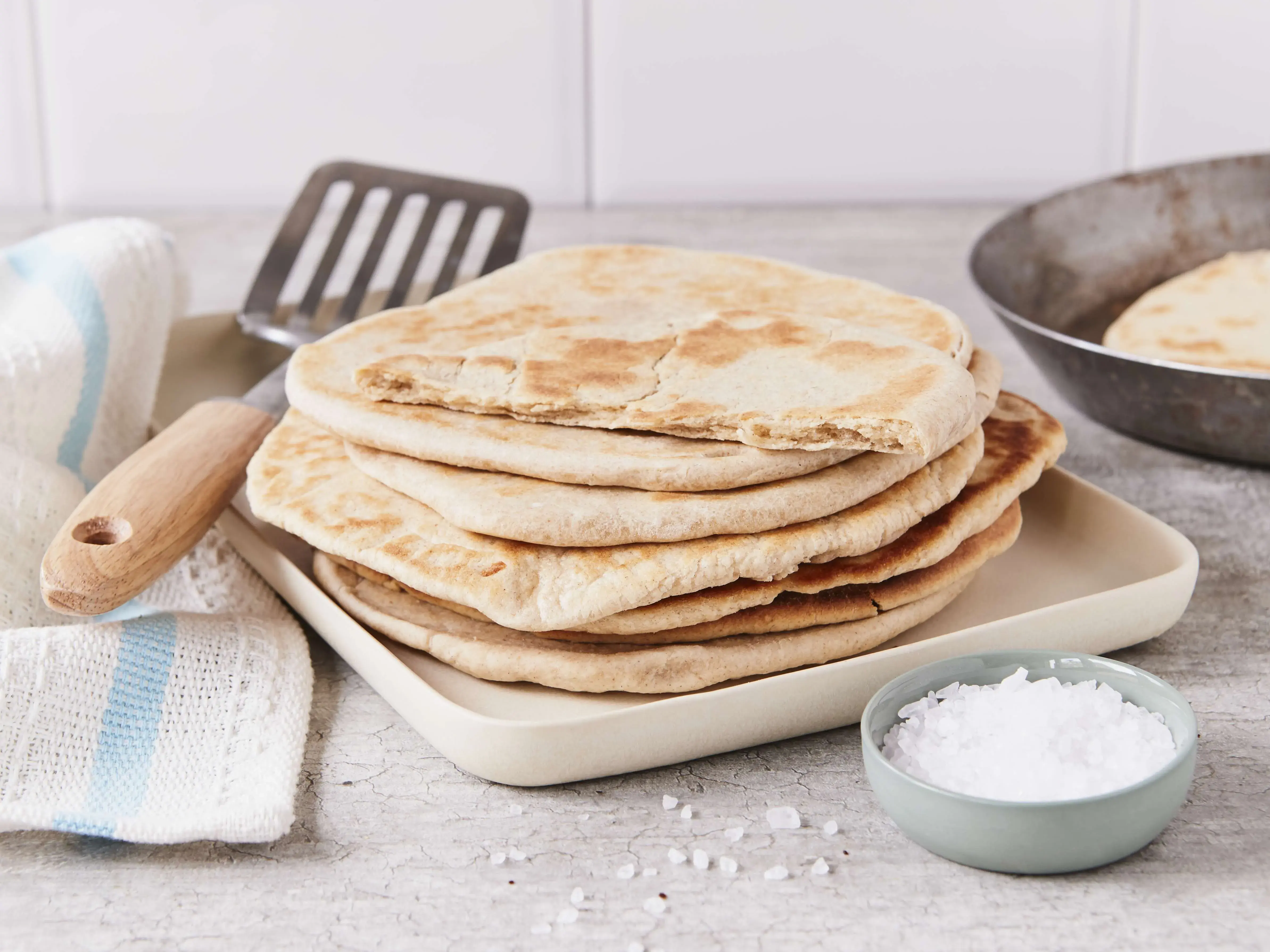 Fluffy Yeast-Free Pan-Fried Flatbread