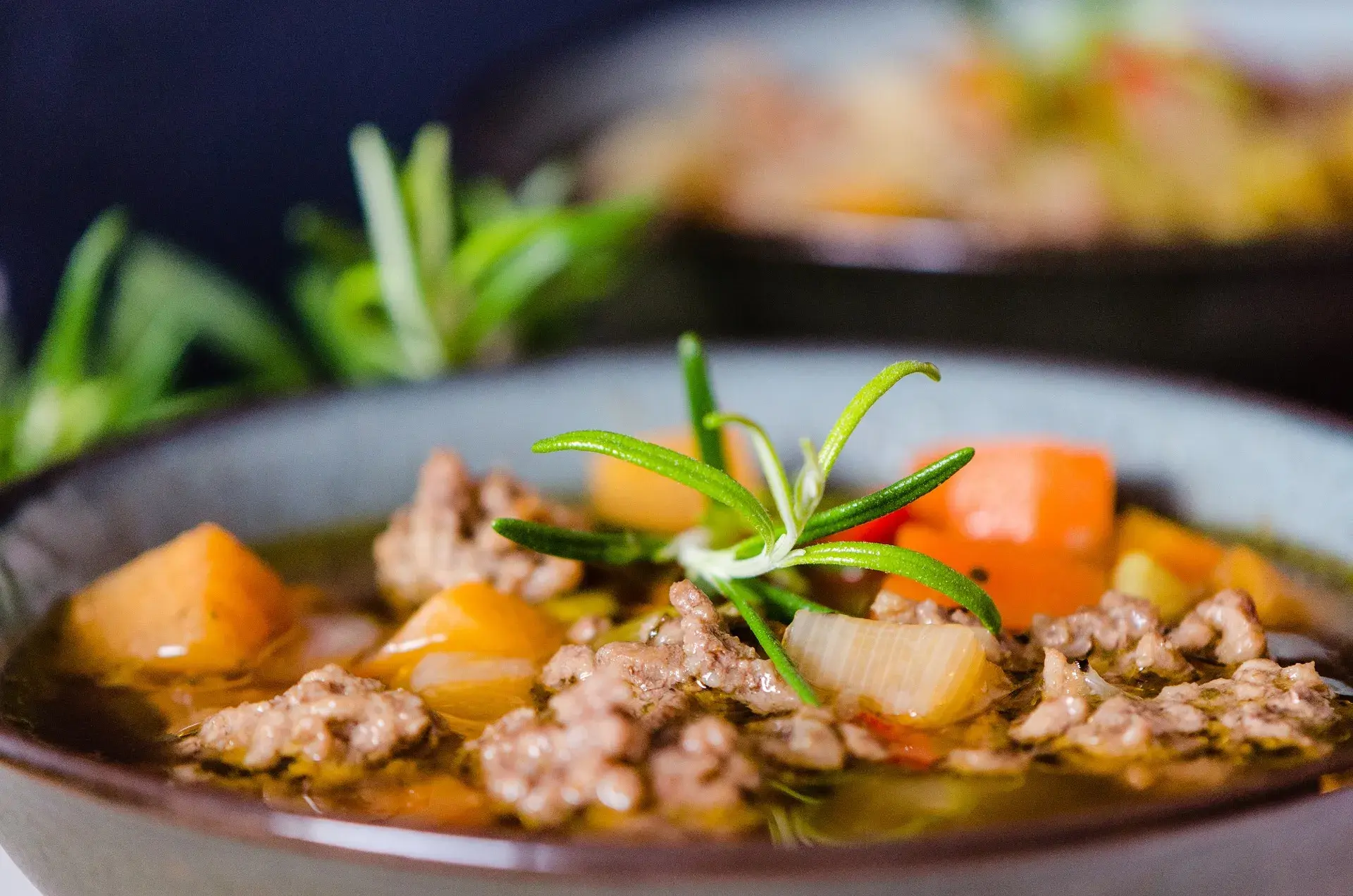 Minced Beef with Roast Potatoes
