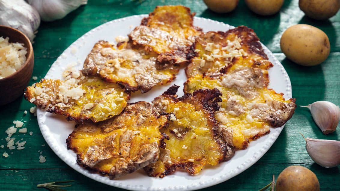 Pečené rozmáčknuté brambory z trouby
