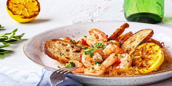 Italian-Style Prawns with Garlic and White Wine