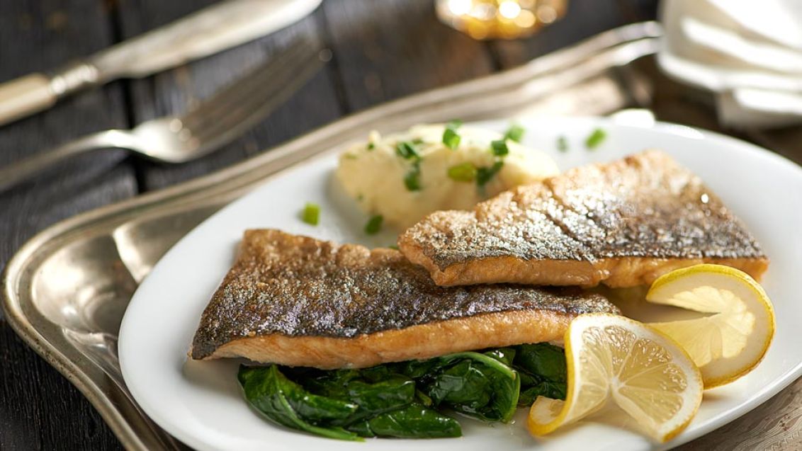Baked Rainbow Trout Fillet with Spinach and Mashed Potatoes
