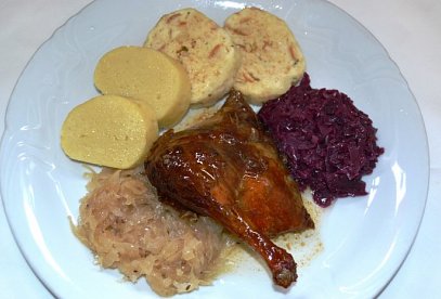 Svatomartinská husa pečená pět hodin