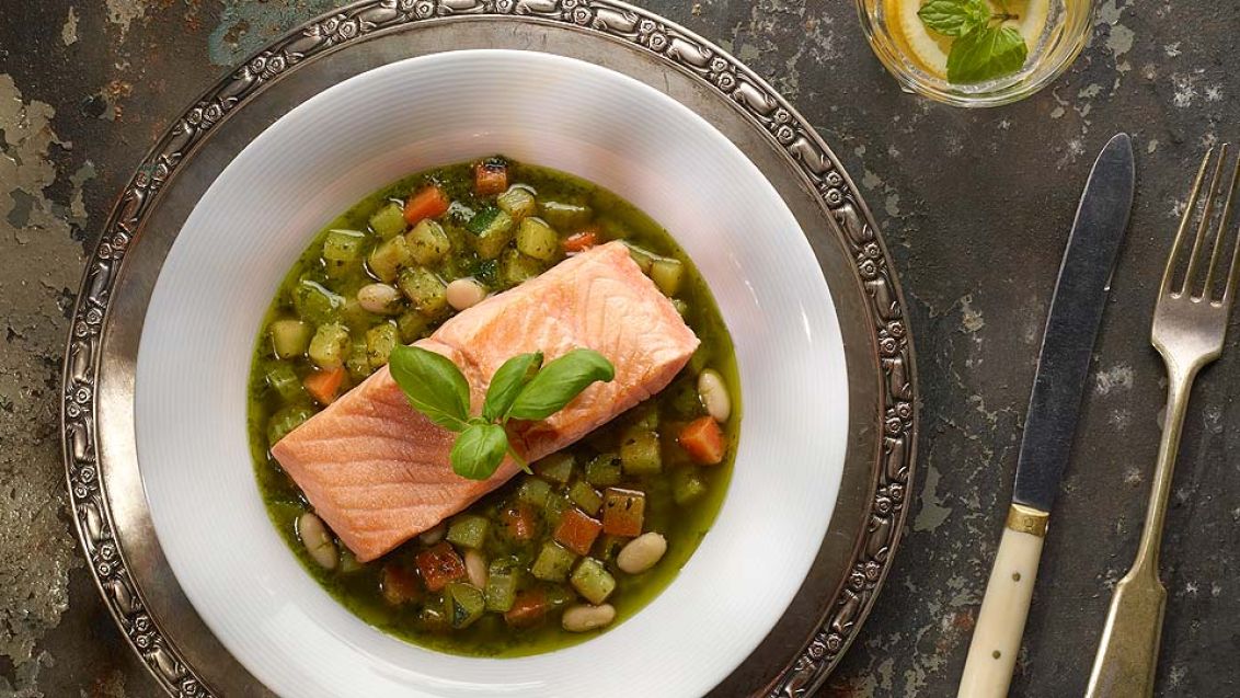 Salmon Fillets with Basil Ragout