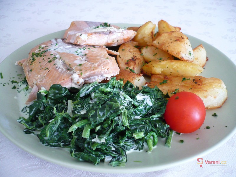 Baked Salmon with Creamed Spinach