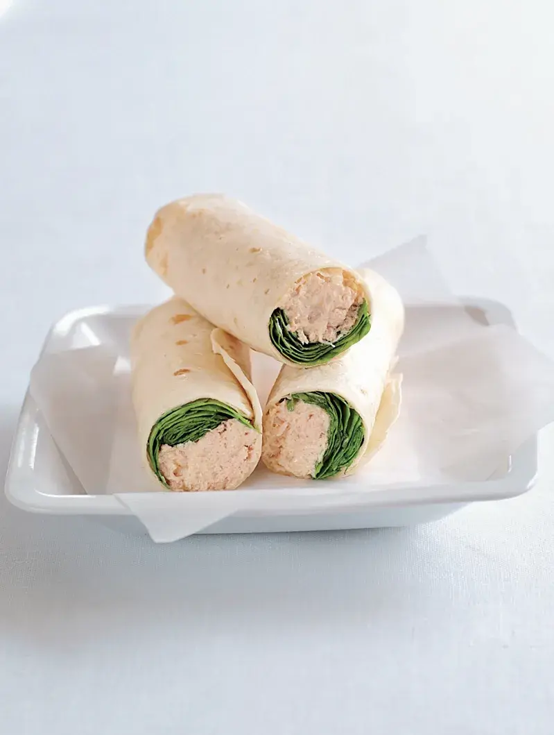 Tortilla s tuňákem a wasabi majonézou