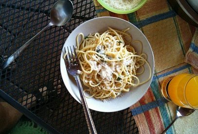 Spaghetti Aglio e Olio with Garlic and Basil