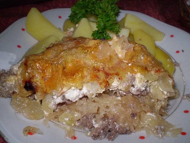 Minced Meat with Sauerkraut and Czech Ripened Cheese