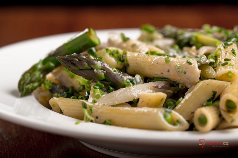 Penne with Asparagus and Goat Cheese