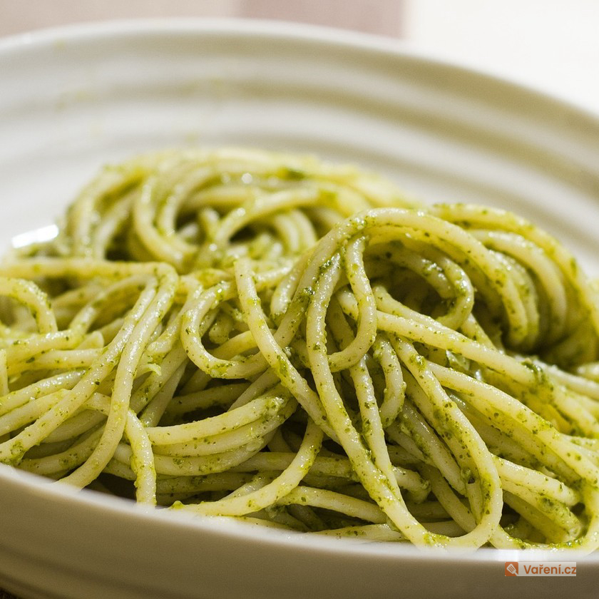 Spaghetti with Basil Pesto