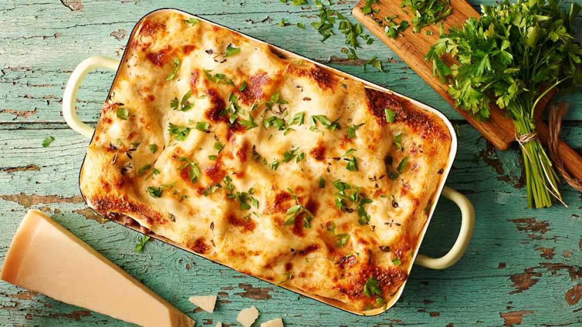 Lasagne s mletým masem a vlašskými ořechy
