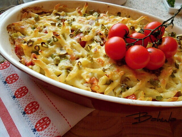 Baked Pasta with Vegetables and Gouda
