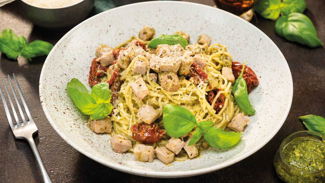 Spaghetti with Tuna and Basil Pesto