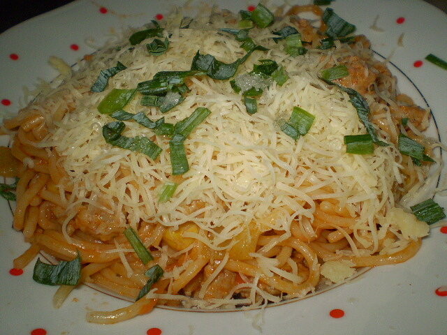 Spaghetti with Mushroom Sauce and Minced Meat