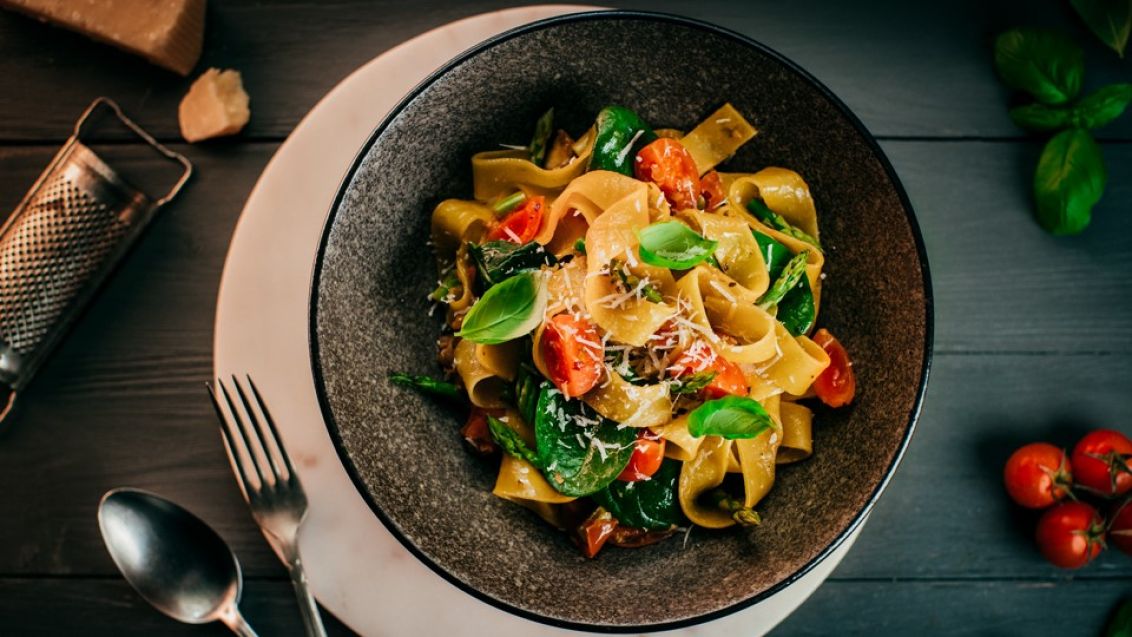 Pasta with Turkey, Asparagus and Cherry Tomatoes