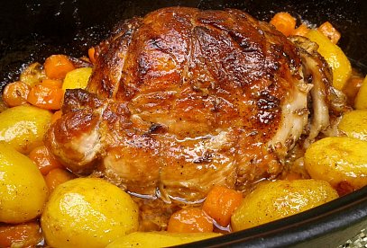 Oven-Baked Pork Shoulder Eintopf