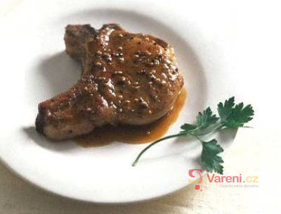 Pork Chops in Dessert Wine