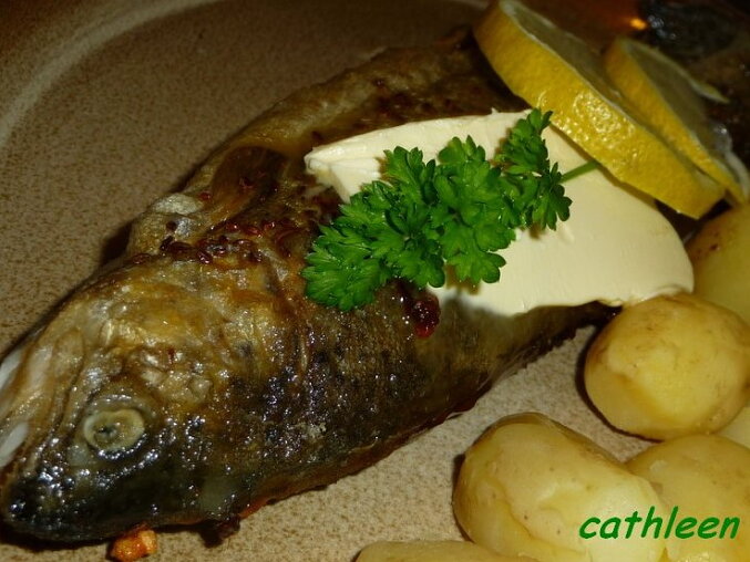 Pan-Fried Trout in Butter with Lemon and Parsley