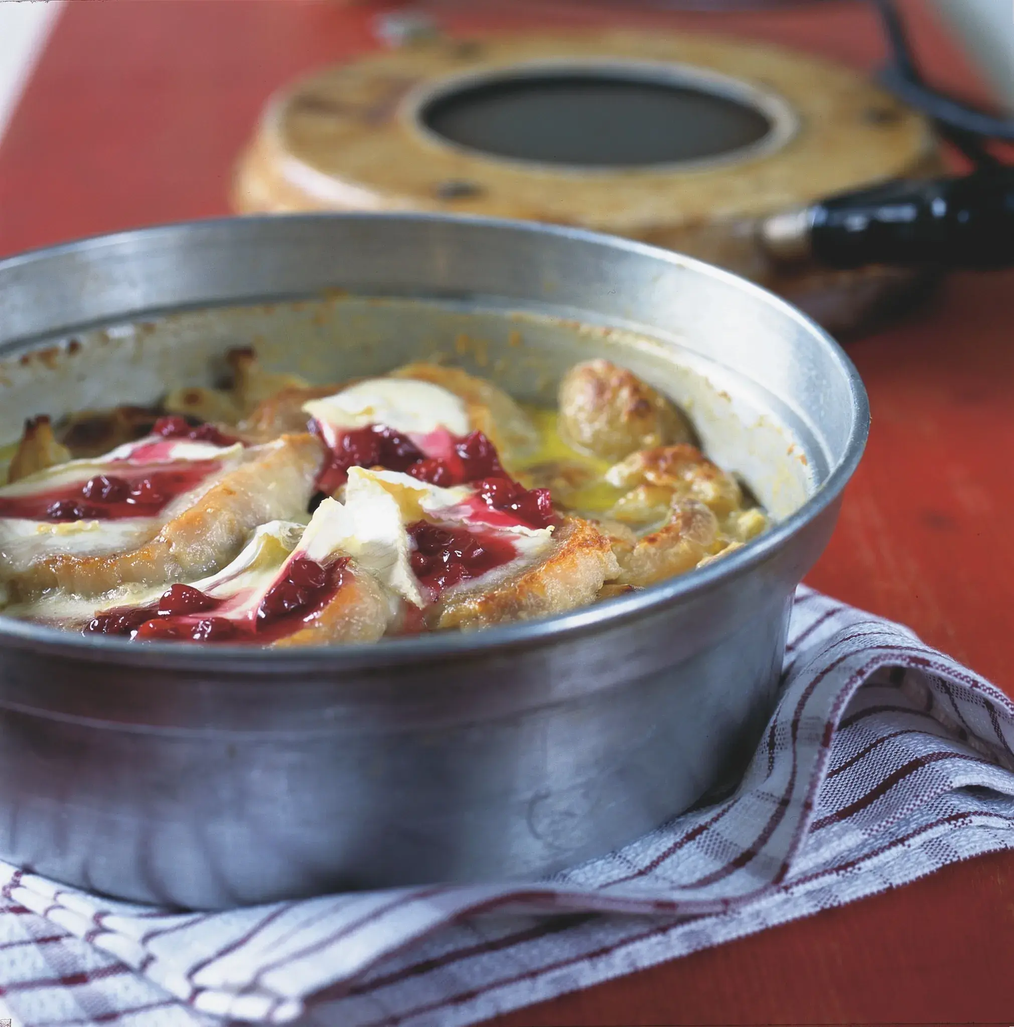 Cream-Baked Pork Chops with Potatoes and Cheese