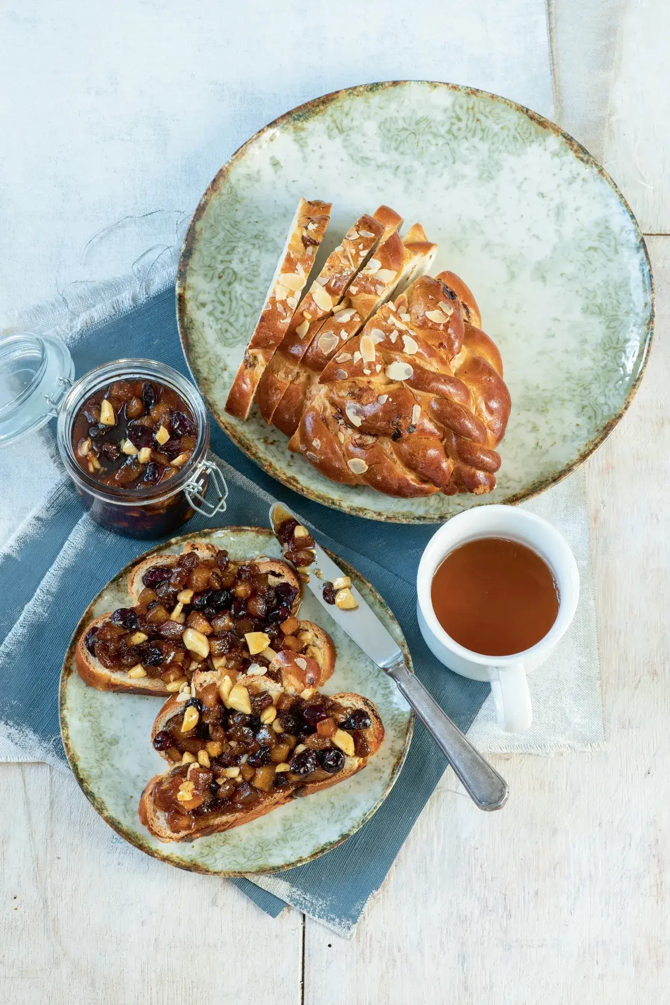 Apple Jam with Caramel, Raisins and Almonds