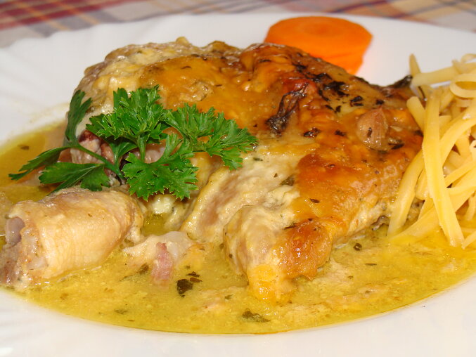 Garlic Chicken Baked in Cream with Cheese