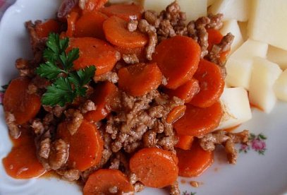 Braised Carrots with Minced Meat