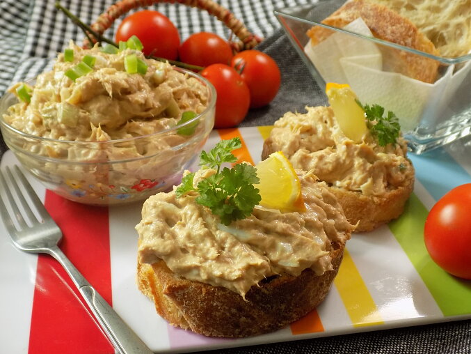 Tuna and Egg Spread with Cream Cheese